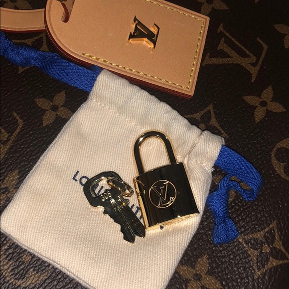 Louis Vuitton cross body - Picture 8 of 8